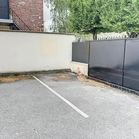 Le Parisien - Calme Et * Compiègne