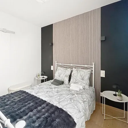 Le Parisien - Calme Et * Compiègne